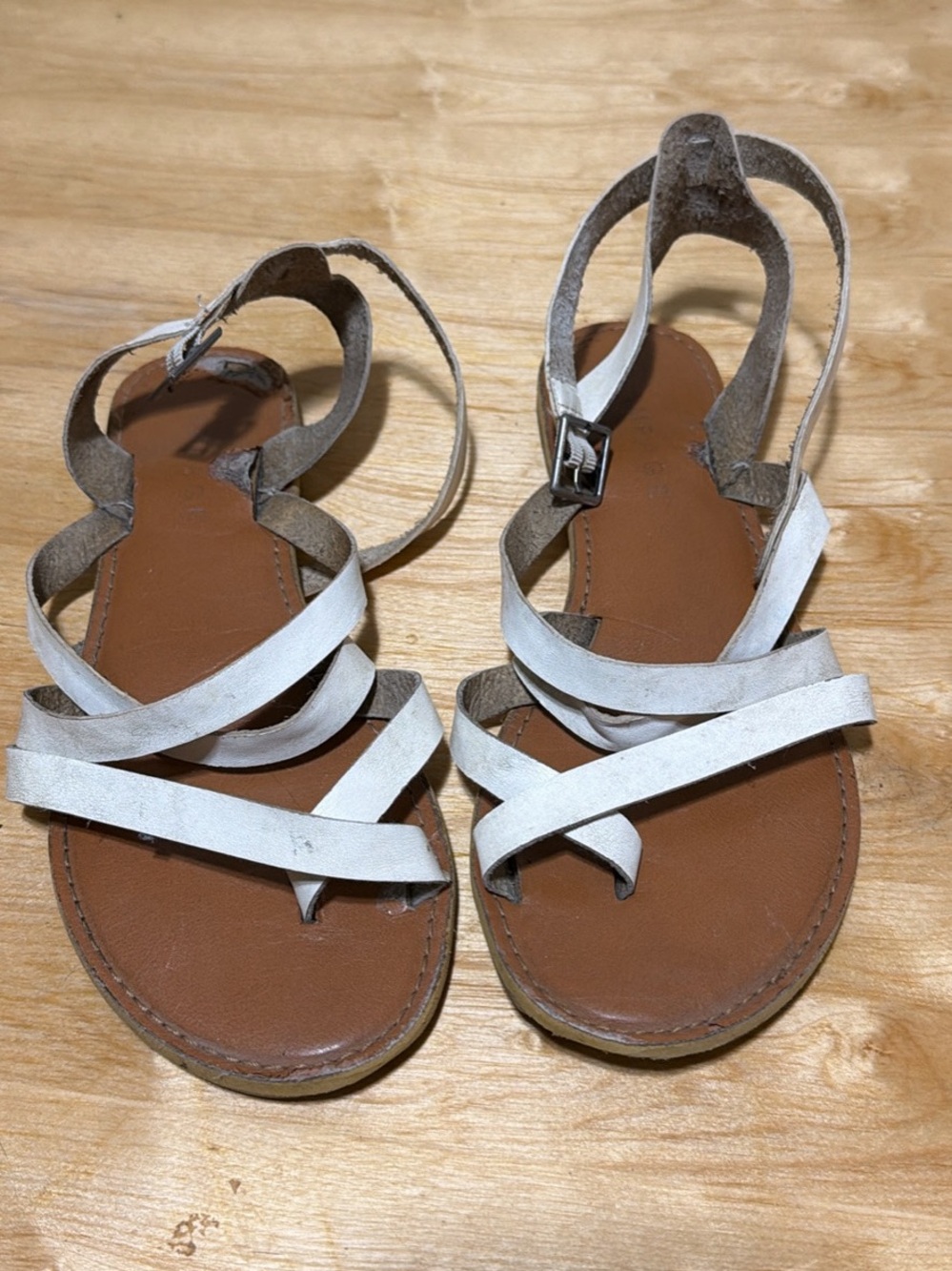 Women's White Strappy Flat Sandals - Casual Summer Style